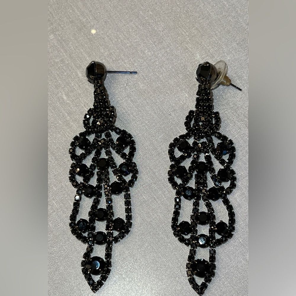 Black post sparkly earrings either 3” drop